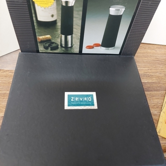 Zevro Wine Bottle Opener Bar Set - Picture 2 of 5